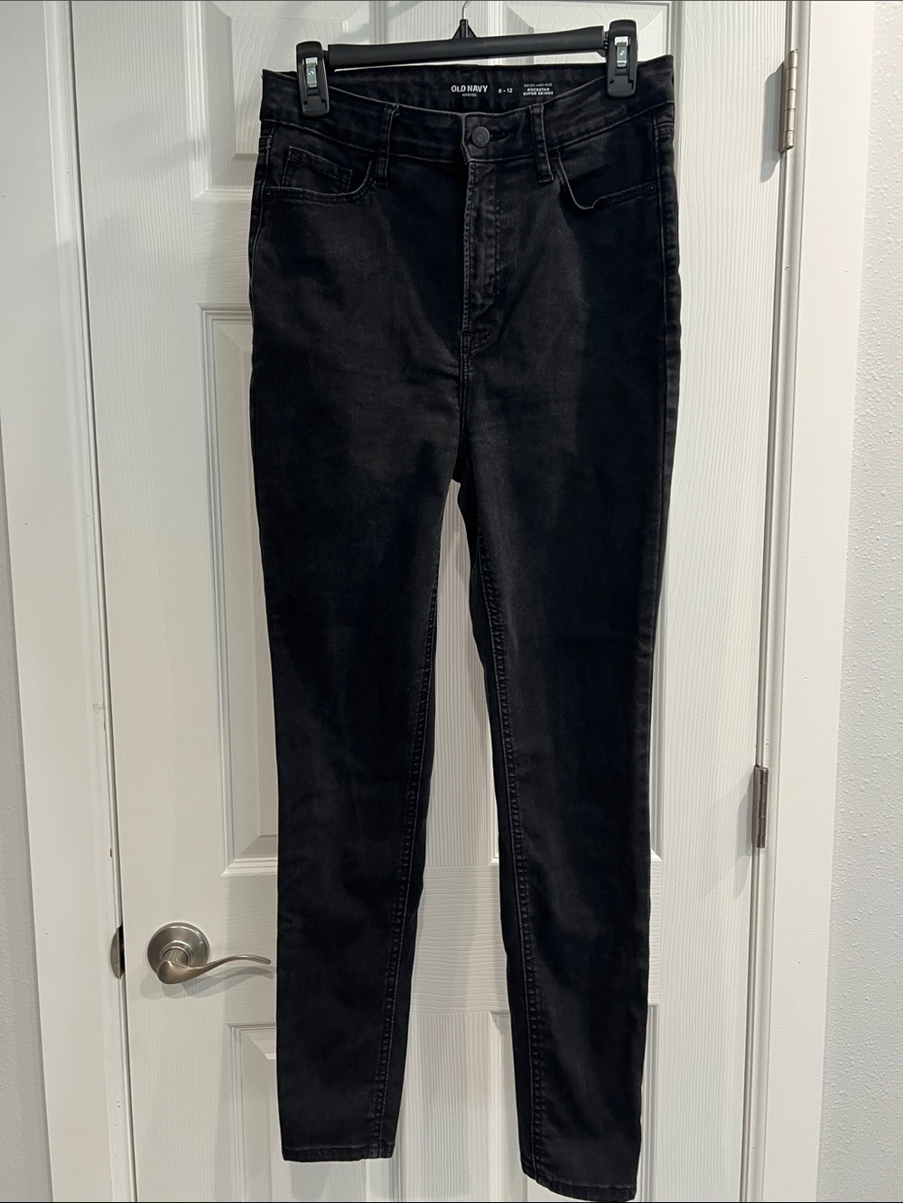 Old Navy Black Extra High-Rise Rockstar Super Skinny Jeans Size 8-12